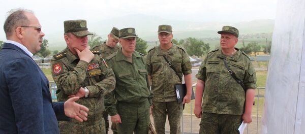 Лапин проинспектировал подготовку 201-й РВБ в Таджикистане к лету - Sputnik Таджикистан