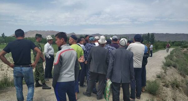 Гуфтушунид: таҷаммӯи қирғизҳо ва гилаи тоҷикон аз марзбонони Қирғизистон – аксу видео - Sputnik Тоҷикистон