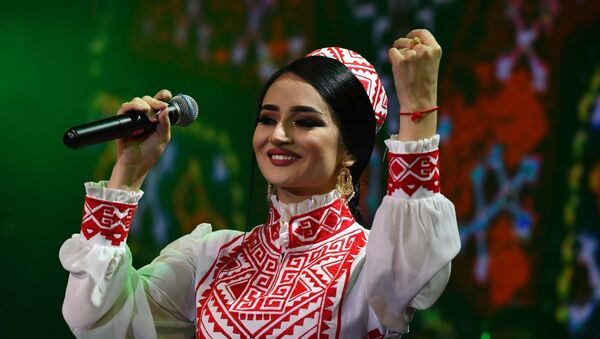 Концерт на День молодежи в Душанбе, Фотима Машрабова - Sputnik Таджикистан
