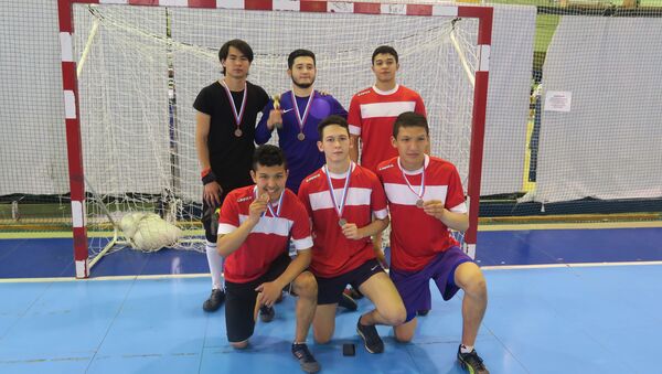 Таджикская команда по мини-футболу заняла третье место ко Дню города в Санкт-Петербурге - Sputnik Таджикистан