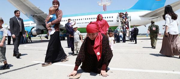 Граждане Узбекистана возвращены на родину с Ближнего Востока - Sputnik Таджикистан