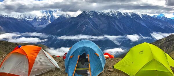 Туристы в горах - Sputnik Таджикистан