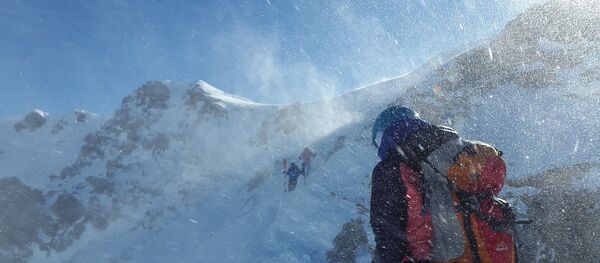 Альпинисты в горах - Sputnik Тоҷикистон