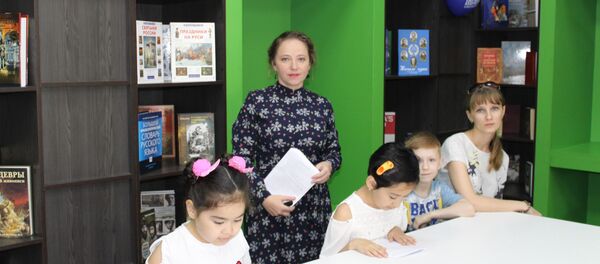 Половинкина Екатерина Сергеевна, омӯзгори рус дар Хуҷанд - Sputnik Таджикистан