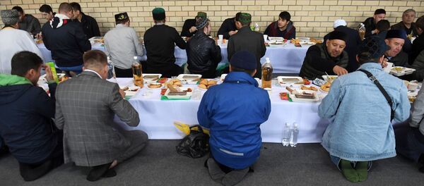 Ифтар, архивное фото Ифтар, архивное фото - Sputnik Таджикистан