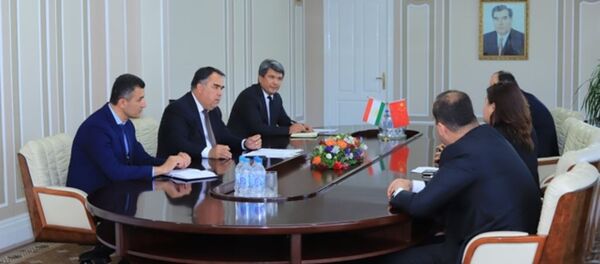 Мулоқоти Раҷаббой аҳмадзода бо ширкати чинии “Neusoft Medical Corporation” - Sputnik Тоҷикистон