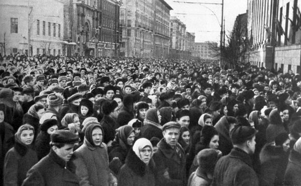 Ферганская резня. Почему произошла трагедия в Узбекистане, всколыхнувшая СССР Ферганская резня. Почему произошла трагедия в Узбекистане, всколыхнувшая СССР - Sputnik Таджикистан