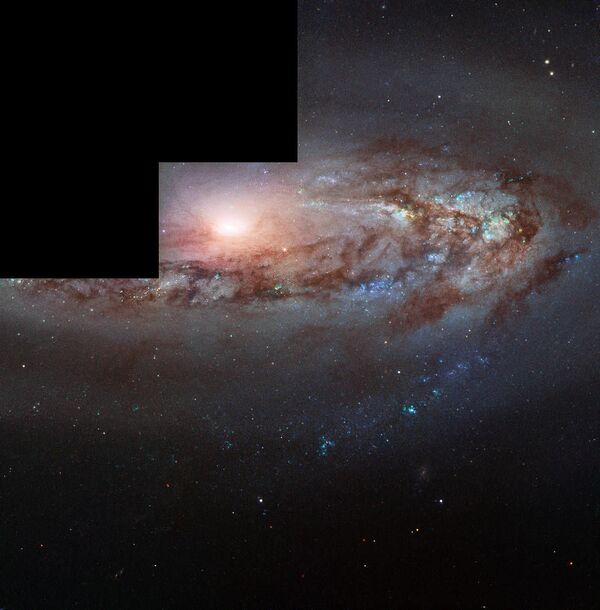 Бо кумаки дурбини Hubble каҳкашони морпечи Messier 90 аксбардорӣ шуд - Sputnik Тоҷикистон
