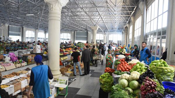 Торговля на рынке Мехргон - Sputnik Тоҷикистон