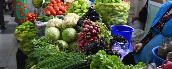 Торговля на рынке Мехргон - Sputnik Тоҷикистон