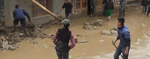 Последствия разрушений после селевого потока в Пенджакенте Последствия разрушений после селевого потока в Пенджакенте - Sputnik Тоҷикистон