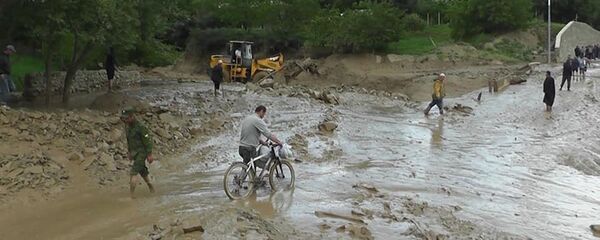 Последствия разрушений после селевого потока в Пенджикенте Последствия разрушений после селевого потока в Пенджикенте - Sputnik Таджикистан