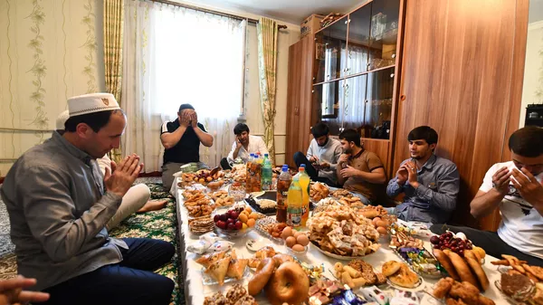 В Таджикистане опровергли слухи о запрете ифтара в Рамадан