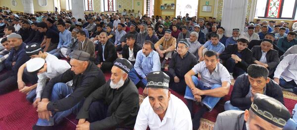 Жители Таджикистана встретили праздник Ид аль-Фитр или Иди Рамазон - Sputnik Тоҷикистон