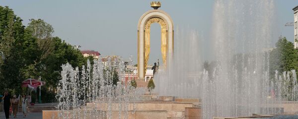 Фонтаны на площади Сомони - Sputnik Таджикистан