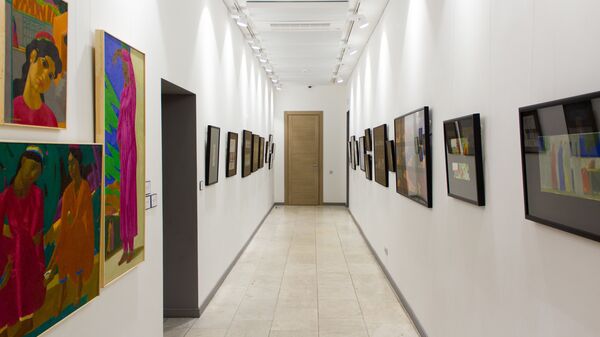 Выставка таджикского Художника Азама Атахонова в Москве - Sputnik Таджикистан