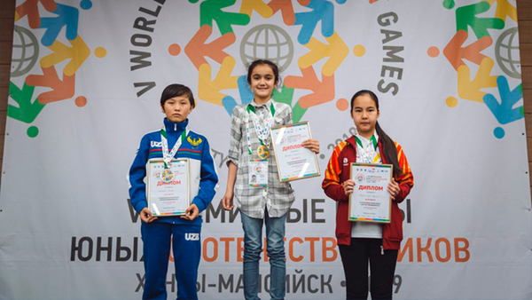 Юная шахматистка из Таджикистана завоевала золото в World Junior Compatriot Games - Sputnik Тоҷикистон