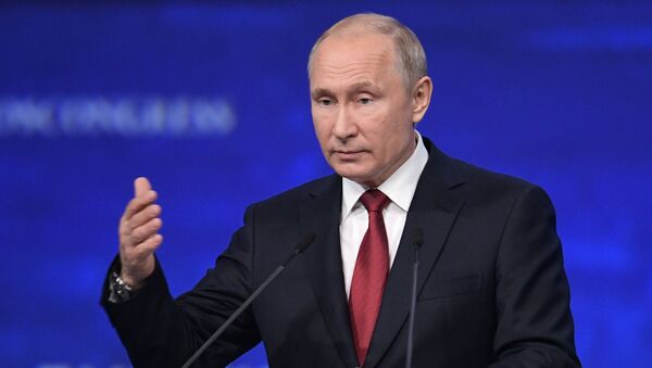 Президент РФ В. Путин на Петербургском международном экономическом форуме. День второй - Sputnik Таджикистан