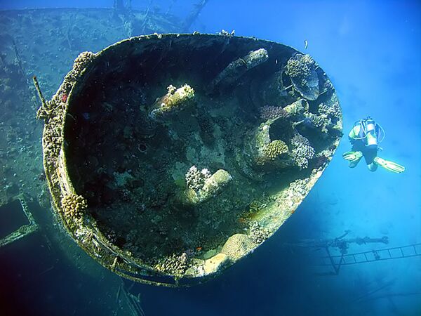 Судно Giannis D, затонувшее на рифе Риф Абу Нухас в Красном море  - Sputnik Таджикистан