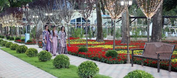 Парк имени Кира Великого в Душанбе  - Sputnik Таджикистан