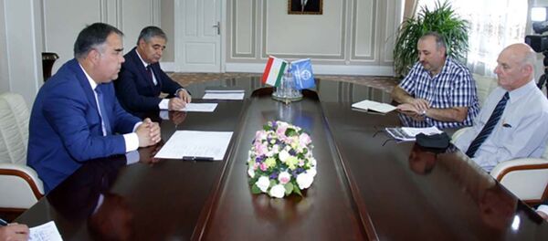 Представители Всемирного банка обсудили с главой Согдийской области проблемы водоснабжения в долине Зарафшана Представители Всемирного банка обсудили с главой Согдийской области проблемы водоснабжения в долине Зарафшана - Sputnik Тоҷикистон