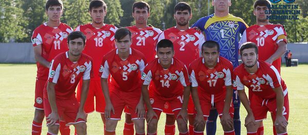 Сборная Таджикистана по футболу выступает в Петербурге  - Sputnik Тоҷикистон