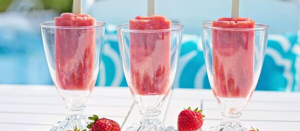 Клубничное мороженое - Sputnik Таджикистан