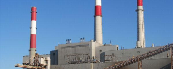 Дымоотводные трубы завода - Sputnik Таджикистан