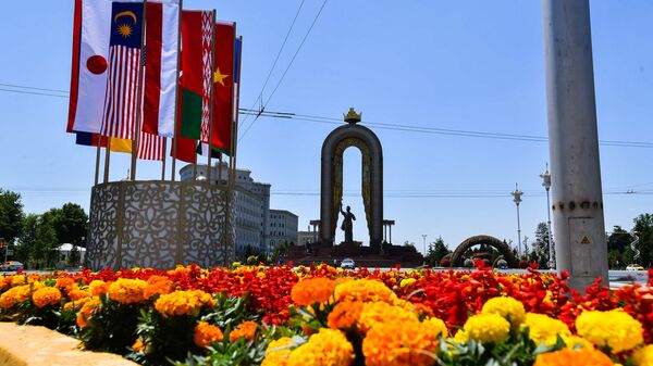 Украшение города Душанбе перед саммитом лидеров стран Совещания по взаимодействию и мерам доверия в Азии - Sputnik Таджикистан