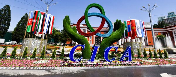 Украшение города Душанбе перед саммитом лидеров стран Совещания по взаимодействию и мерам доверия в Азии - Sputnik Таджикистан