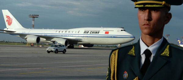 Председатель КНР Си Цзиньпин прилетел на самолете Boeing 747-800, который обслуживает госкомпания Air China - Sputnik Таджикистан