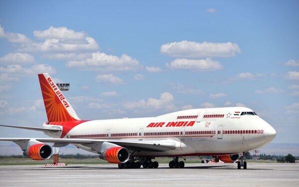 Премьер-министр Индии Нарендра Моди прибыл на самолете Boeing 747-400 - Sputnik Таджикистан