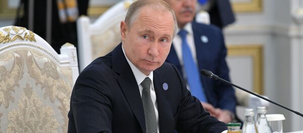 Президент РФ Владимир Путин принимает участие в заседании Совета глав государств-членов Шанхайской организации сотрудничества (ШОС) - Sputnik Таджикистан