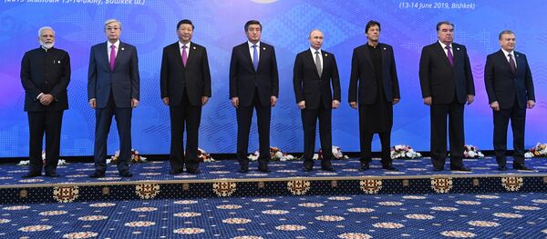 Президент РФ В. Путин принимает участие в заседании Совета глав государств – членов ШОС в Бишкеке - Sputnik Таджикистан