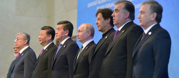 Президент РФ В. Путин принимает участие в заседании Совета глав государств – членов ШОС в Бишкеке - Sputnik Таджикистан