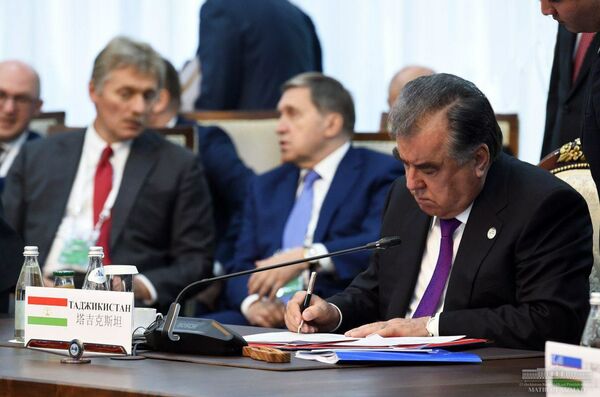 Какой сегодня праздник в Таджикистане и мире: 11 октября Какой сегодня праздник в Таджикистане и мире: 11 октября - Sputnik Таджикистан