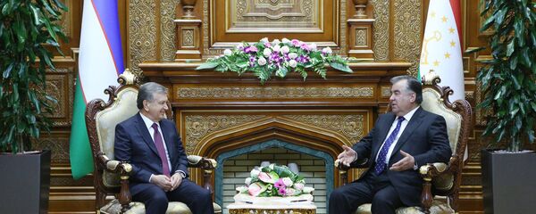 Президент Республики Таджикистан Эмомали Рахмон и президент Узбекистана Шавкат Мирзиеев Президент Республики Таджикистан Эмомали Рахмон и президент Узбекистана Шавкат Мирзиеев - Sputnik Тоҷикистон