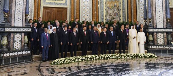 На церемонии фотографирования глав делегаций государств и международных организаций, принимающих участие в Совещании по взаимодействию и мерам доверия в Азии (СВМДА) - Sputnik Таджикистан