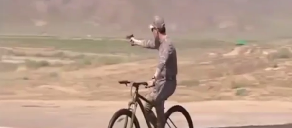 Велосипедный спецназ: президент Туркменистана поразил всех - видео Велосипедный спецназ: президент Туркменистана поразил всех - видео - Sputnik Тоҷикистон