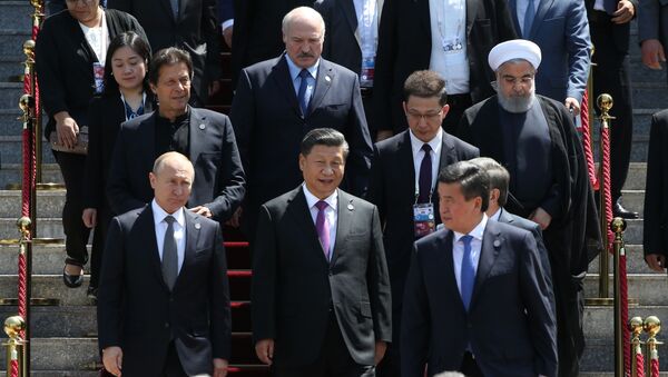 Президент РФ В. Путин принимает участие в заседании Совета глав государств–членов ШОС в Бишкеке - Sputnik Таджикистан