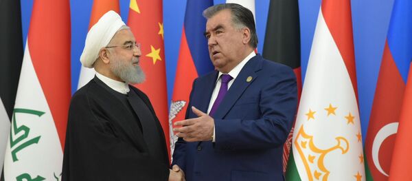 Президент Ирана Хасан Роухани и президент Таджикистана Эмомали Рахмон Президент Ирана Хасан Роухани и президент Таджикистана Эмомали Рахмон - Sputnik Тоҷикистон