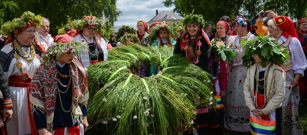 Празднование святой Троицы - Sputnik Таджикистан