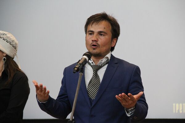 Откровенно о ранних браках: в Москве прошел спецпоказ 12 лет ожидания Откровенно о ранних браках: в Москве прошел спецпоказ 12 лет ожидания - Sputnik Таджикистан