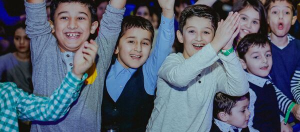 Дети во время праздника, архивное фото Дети во время праздника, архивное фото - Sputnik Таджикистан
