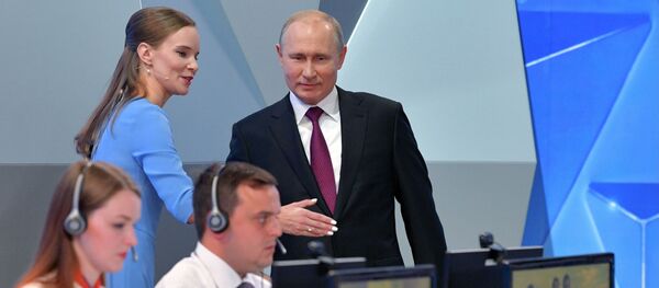 Прямая линия с президентом РФ Владимиром Путиным - Sputnik Таджикистан