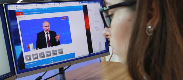Трансляция Прямой линии с президентом России Владимиром Путиным - Sputnik Таджикистан