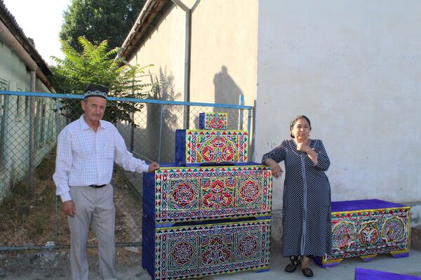 Зани сандуқсоз Муҳаббат: мероси падар хоҳӣ, касби падар омӯз - Sputnik Тоҷикистон