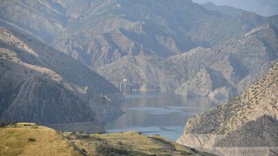 Нурекское водохранилище в Таджикистане