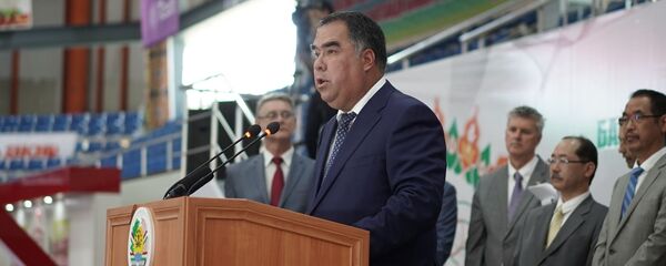 Председатель Согдийской области Раджаббой Ахмадзода Председатель Согдийской области Раджаббой Ахмадзода - Sputnik Тоҷикистон