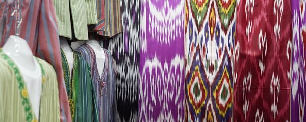 Таджикский текстиль на выставке Сугд Таджикский текстиль на выставке Сугд - Sputnik Тоҷикистон